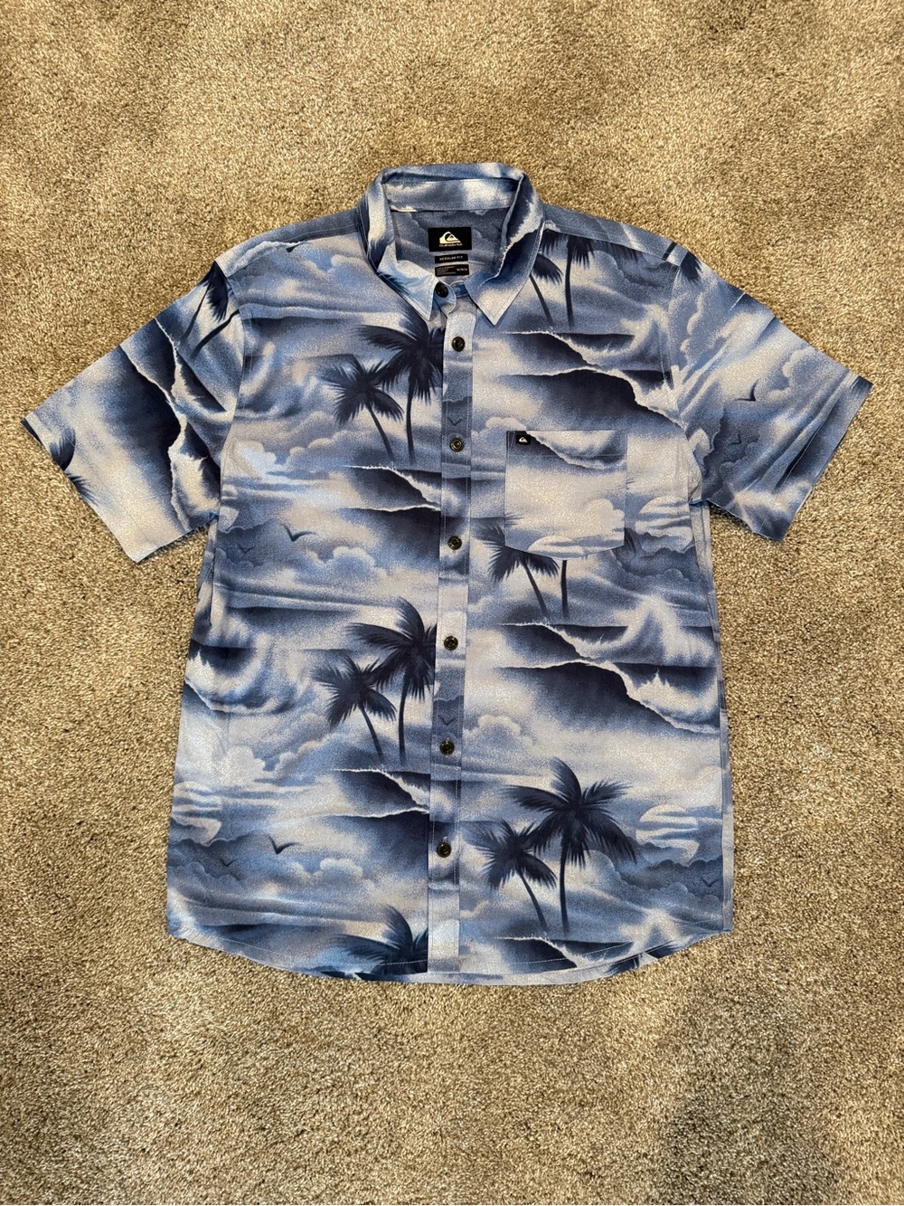Quiksilver Men's Medium Hawaiian Print Short Sleeve Shirt